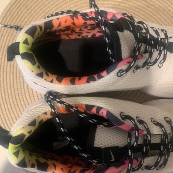 Nike Roshe One FB (GS) Running Trainers - Picture 8 of 10